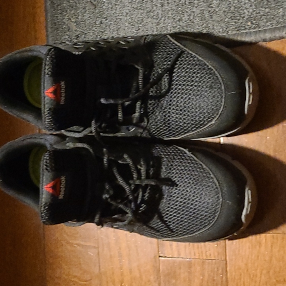 Reebok steel-toe shoe sz 11